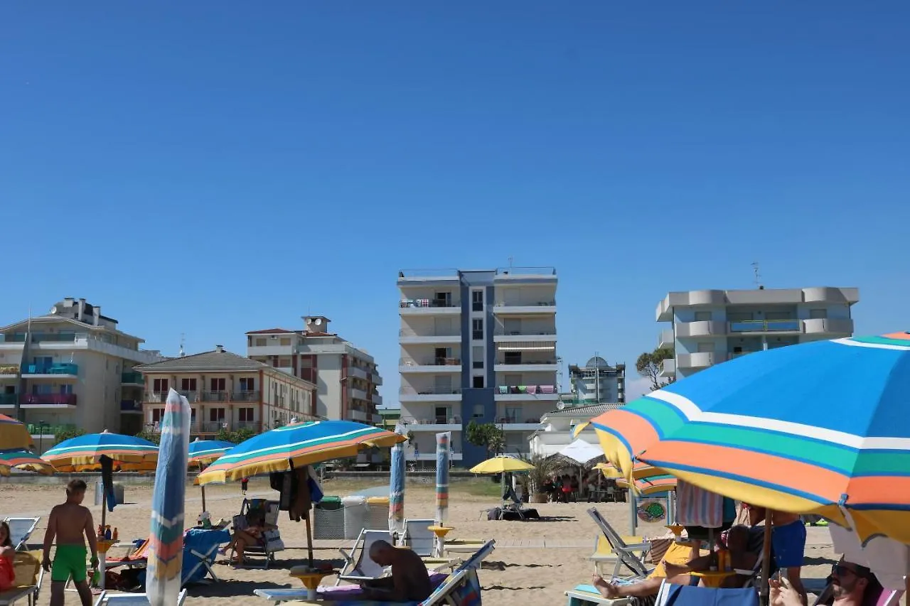 Enjoy The Sea View Of Our Modern Flat - Beahost Apartment Bibione 0*,