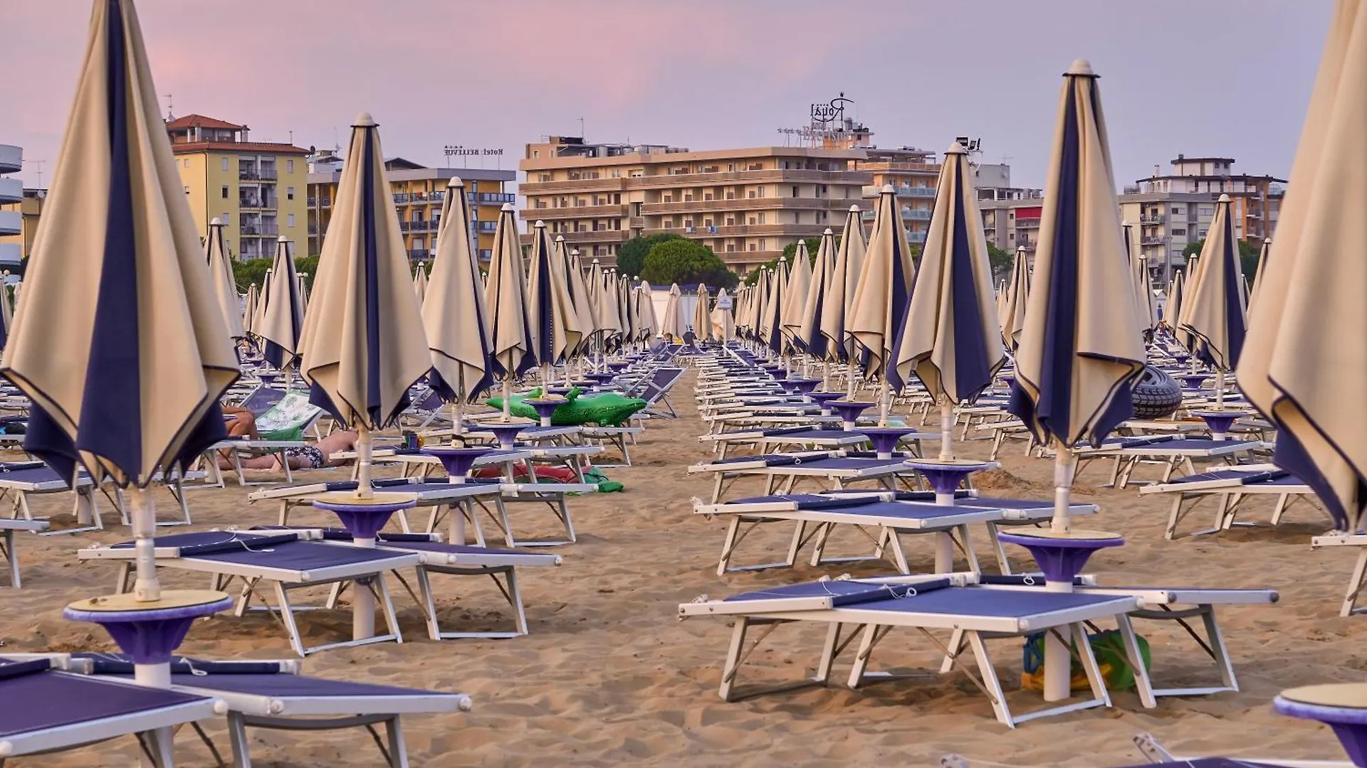 Enjoy The Sea View Of Our Modern Flat - Beahost Apartment Bibione Italy